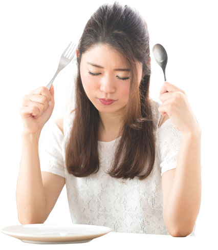 食事中の女性